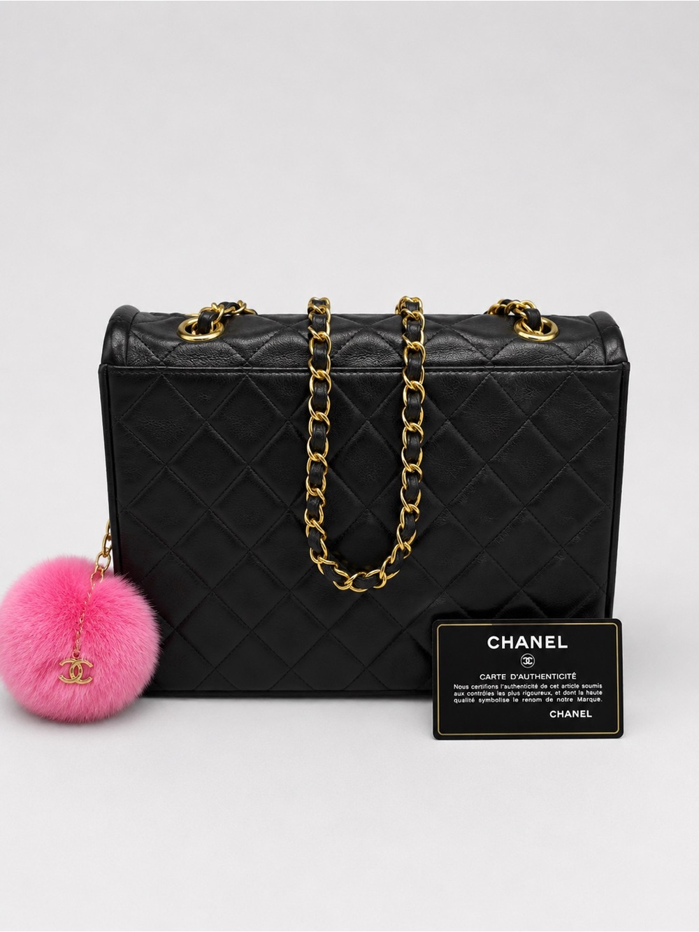 ❌❌SOLD❌❌
Vintage Chanel Black Quilted Leather Shoulder Bag with Tassel - Picture 4 of 5
